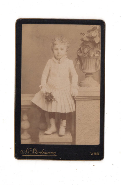 Fotografie Niedliches kleines Mädchen - Wien 1880er