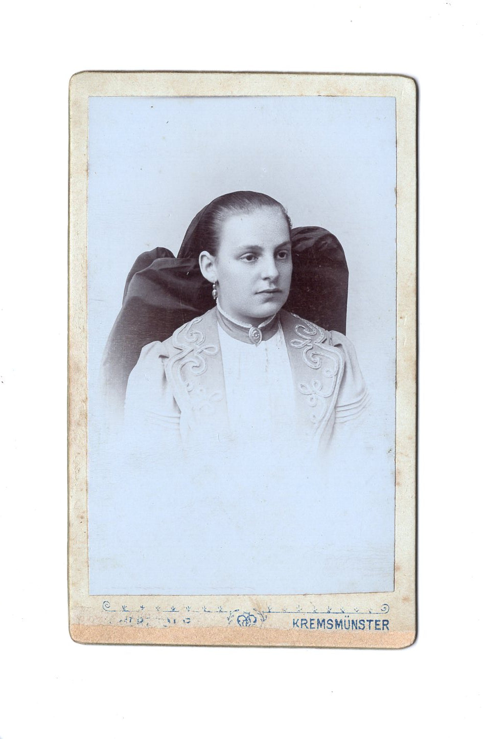 Fotografie Damenportrait in Tracht - Kremsmünster um 1900