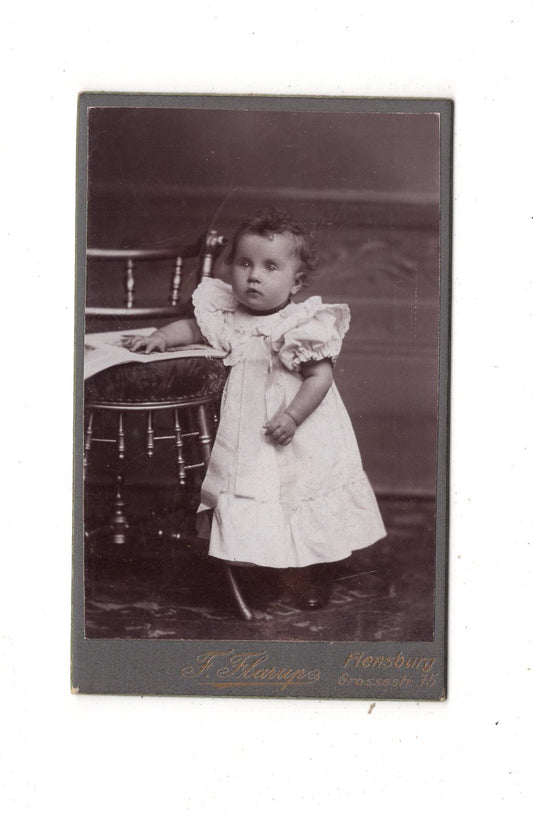 Fotografie Niedliches kleines Mädchen - Flensburg 1900er / CDV M1-35