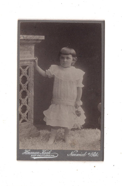 Fotografie Niedliches kleines Mädchen - Neuwied 1900er