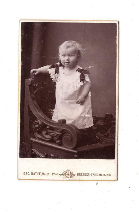 Fotografie Niedliches kleines Kind - Dresden-Friedrichstadt 1890er / CDV M1-35