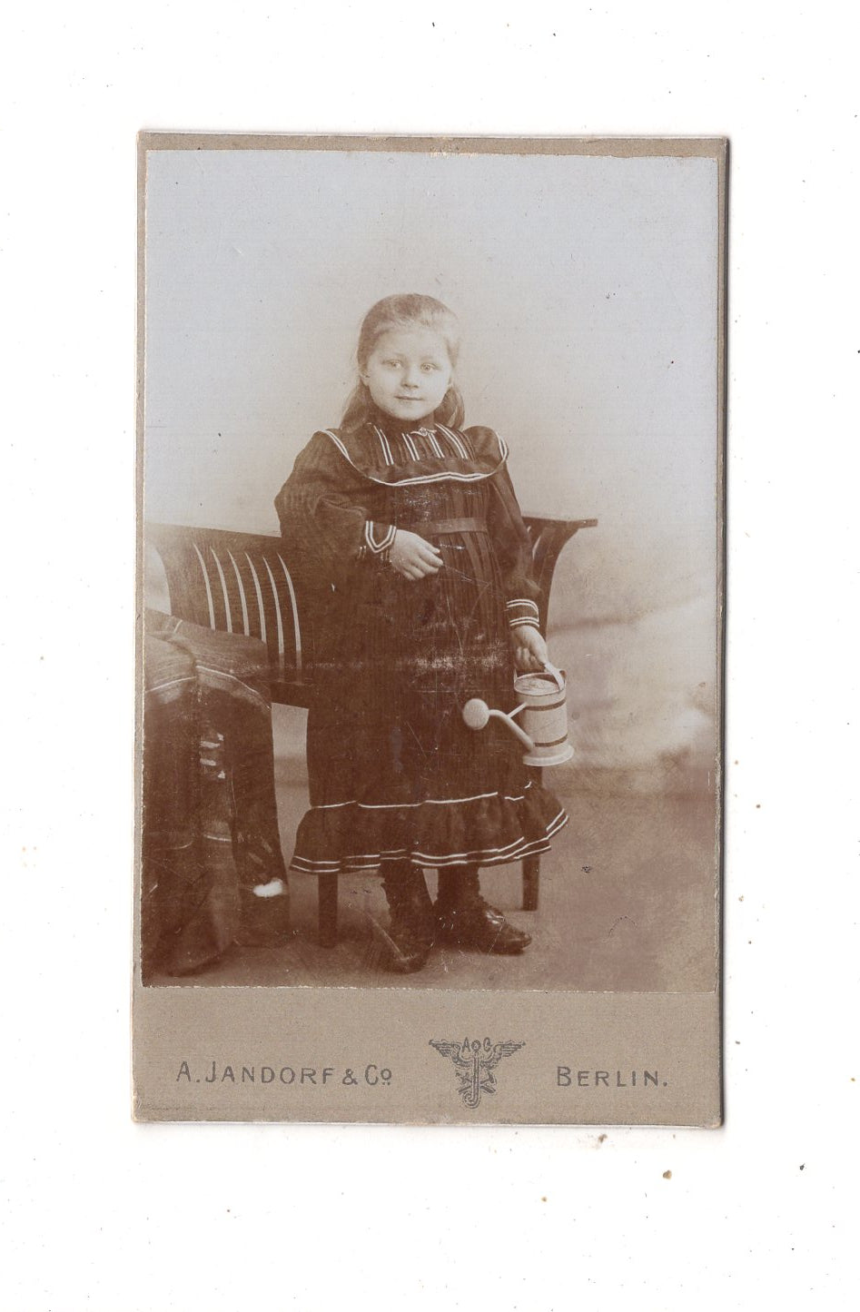 Fotografie Niedliches kleines Mädchen - Berlin um 1900