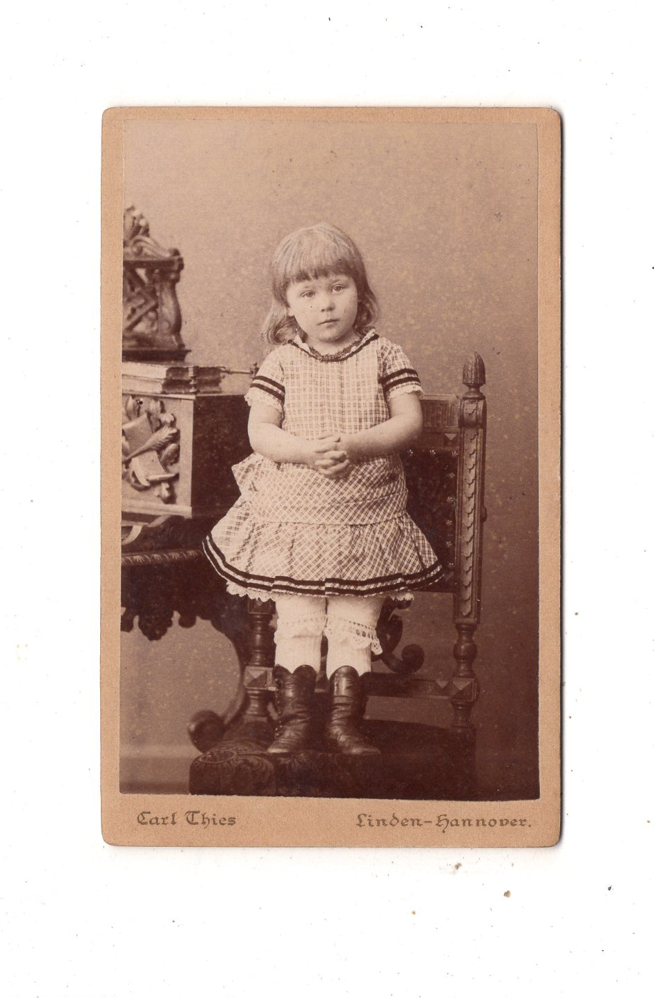 Fotografie Niedliches kleines Mädchen - Linden-Hannover 1880er
