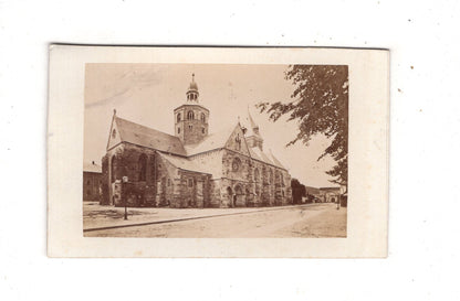Fotografie Historische Gebäudeansicht / Kirche - unbekannter Ort 1870er