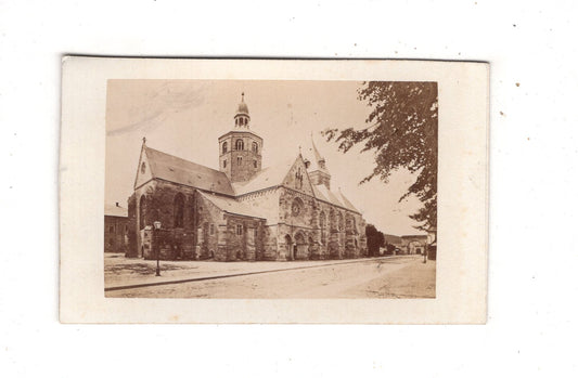 Fotografie Historische Gebäudeansicht / Kirche - unbekannter Ort 1870er