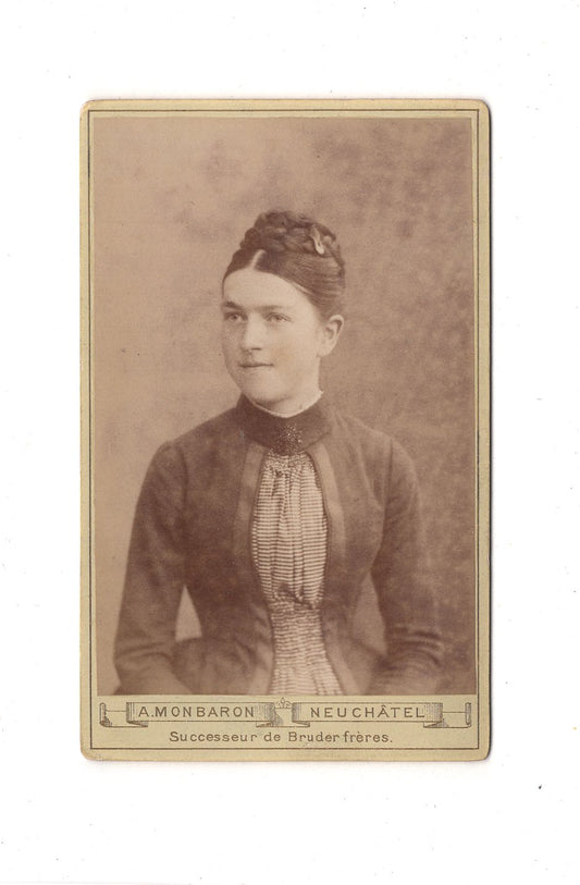 Fotografie Damenportrait - Neuchatel 1880er / CDV C1-13