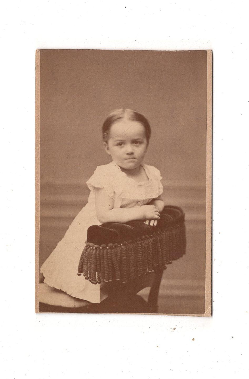 Fotografie Niedliches kleines Mädchen - Regensburg 1880er