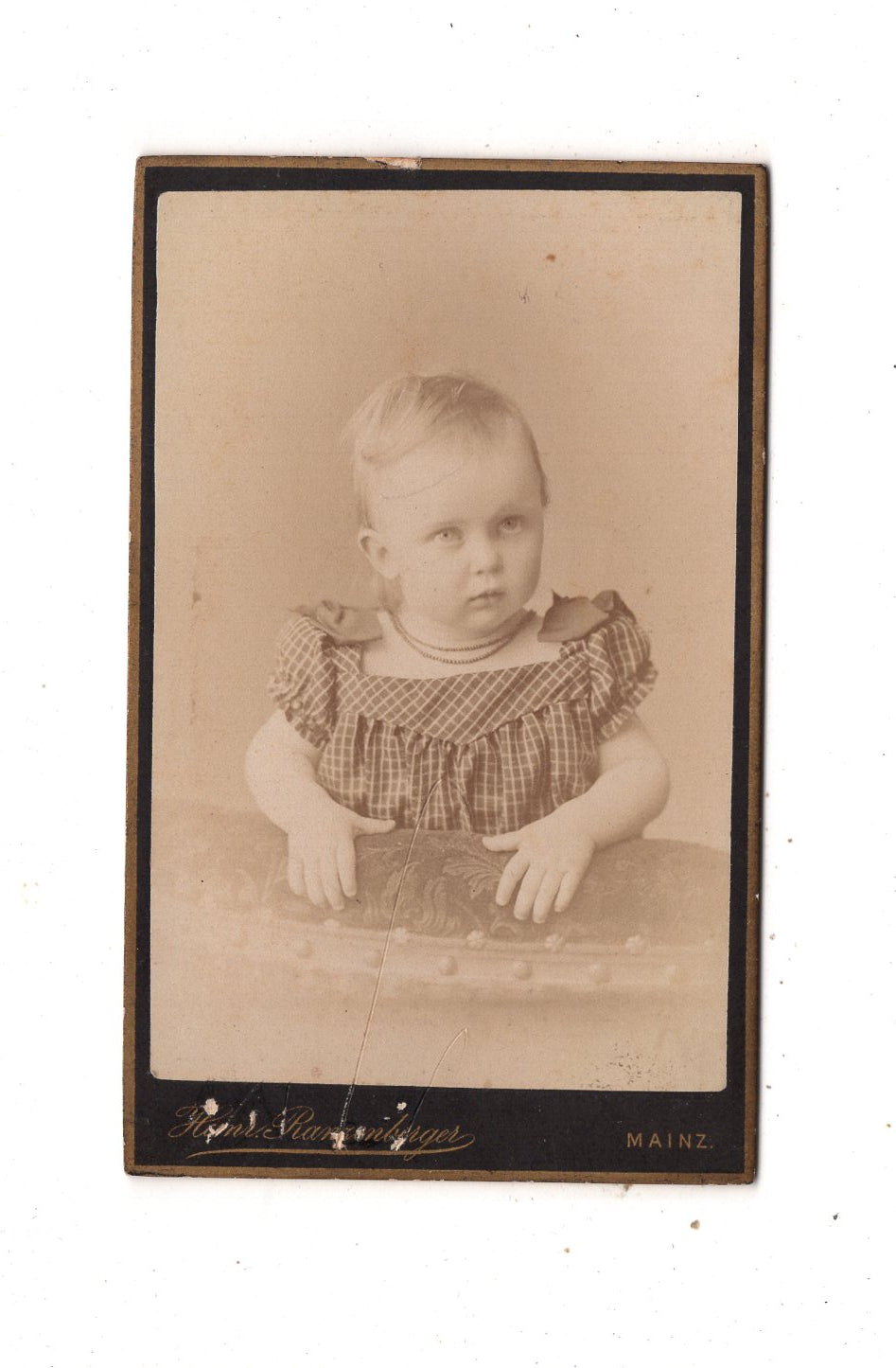 Fotografie Niedliches kleines Mädchen - Mainz 1880er