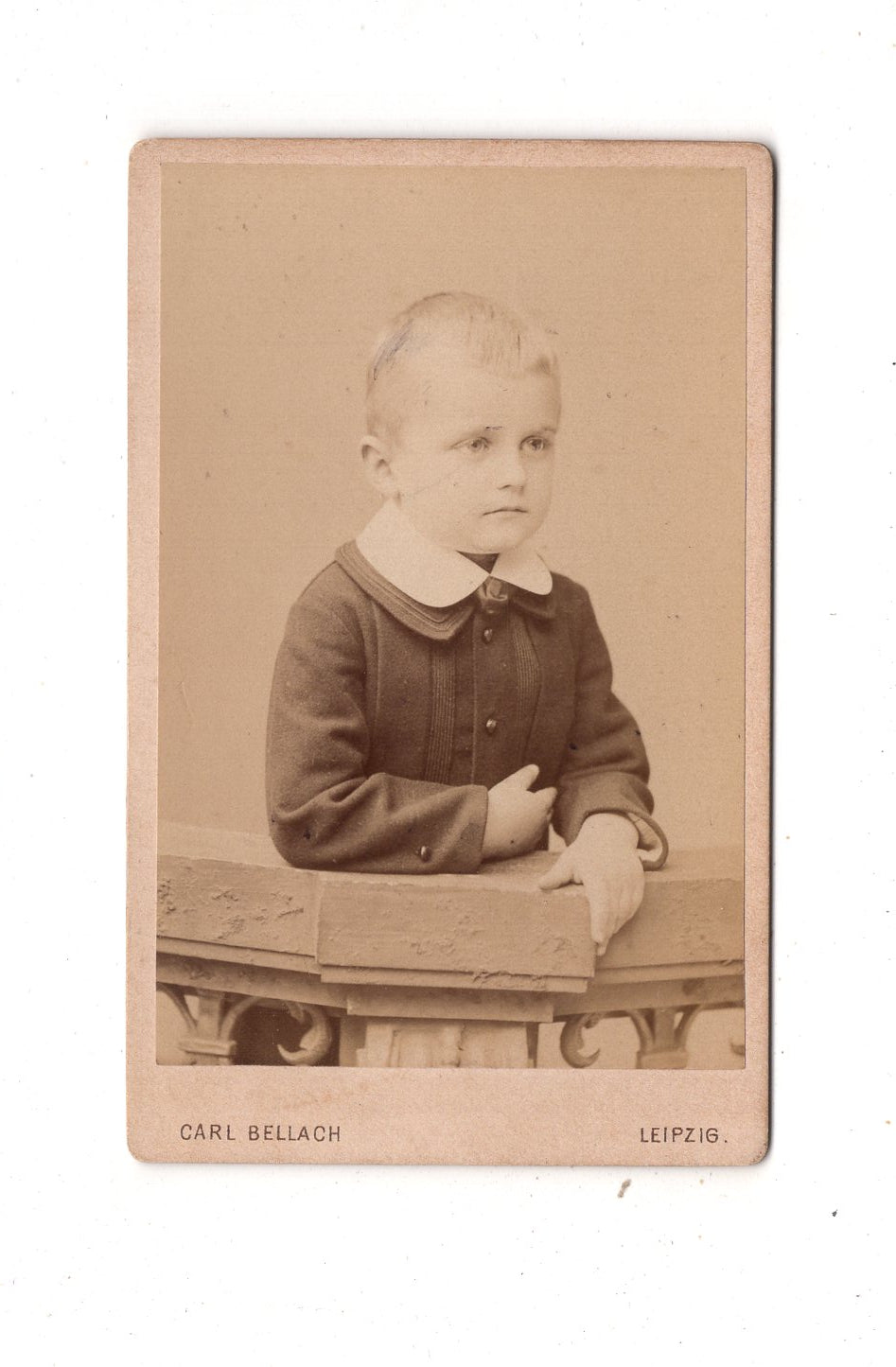 Fotografie Niedlicher kleiner Junge / benannt - Leipzig 1888