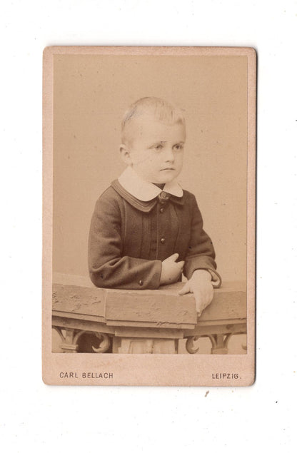 Fotografie Niedlicher kleiner Junge / benannt - Leipzig 1888
