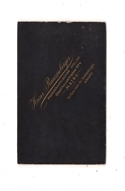 Fotografie Niedliches kleines Mädchen - Mainz 1880er