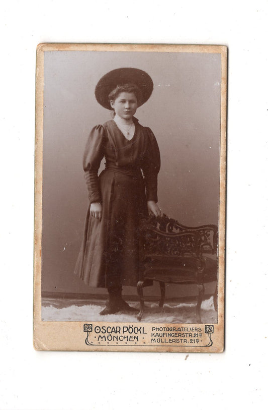 Fotografie Feines junges Mädchen mit Widmung - München um 1900 / CDV M1-36