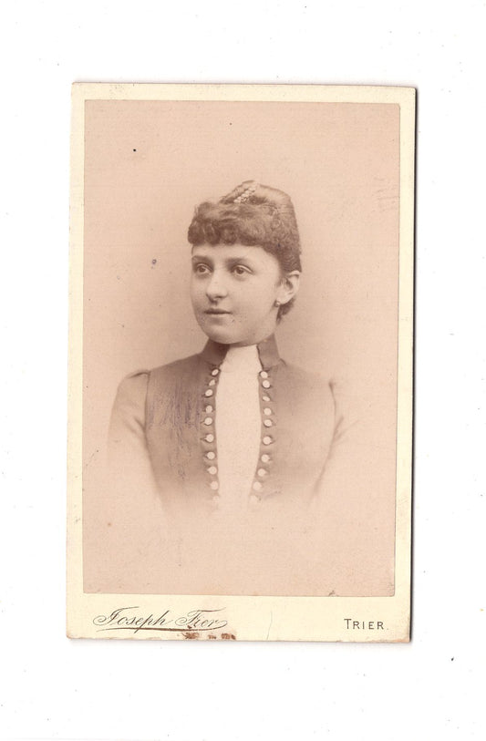 Fotografie Damenportrait / benannt - Trier 1889 / CDV C1-13