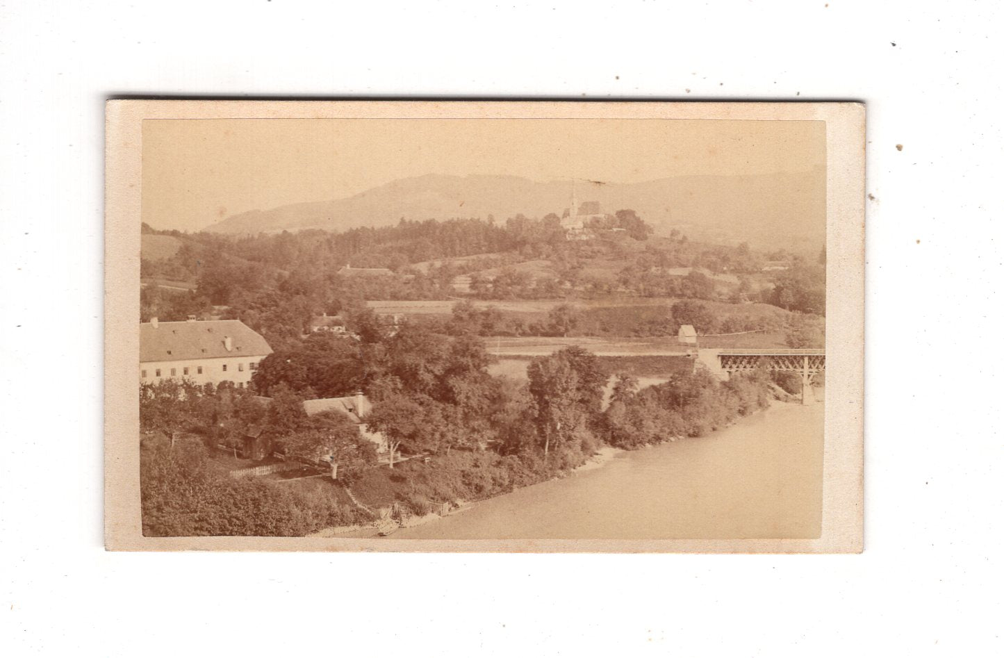 Fotografie Historische Ansicht einer Landschaft / Stadt - unbekannter Ort 1870er