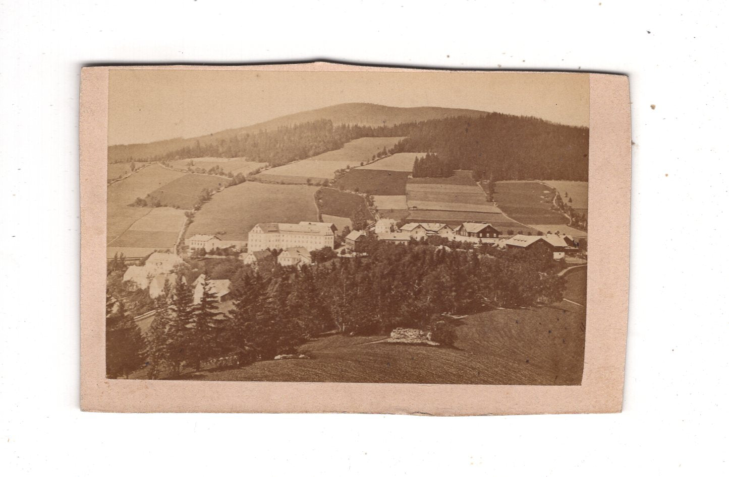 Fotografie Historische Ansicht einer Landschaft / Stadt - unbekannter Ort 1870er