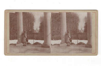 Fotografie Niedliches kleines Mädchen - unbekannter Ort