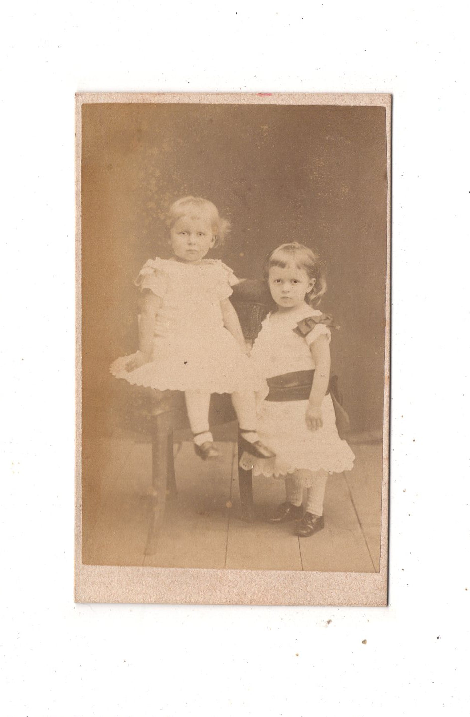 Fotografie Niedliche kleine Mädchen - unbekannter Ort um 1870