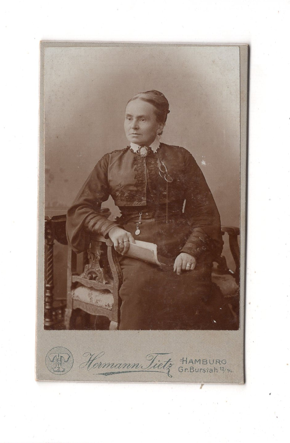 Fotografie Feine Dame - Hamburg um 1900 / CDV L1-34