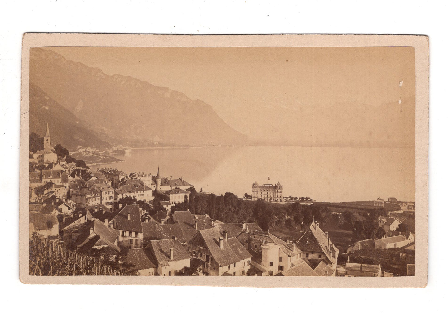 Fotografie unbekannter Ort an einem See - um 1880 / CAB V-20