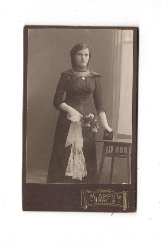 Fotografie Feines junges Mädchen - Berlin um 1910 / CDV M1-36