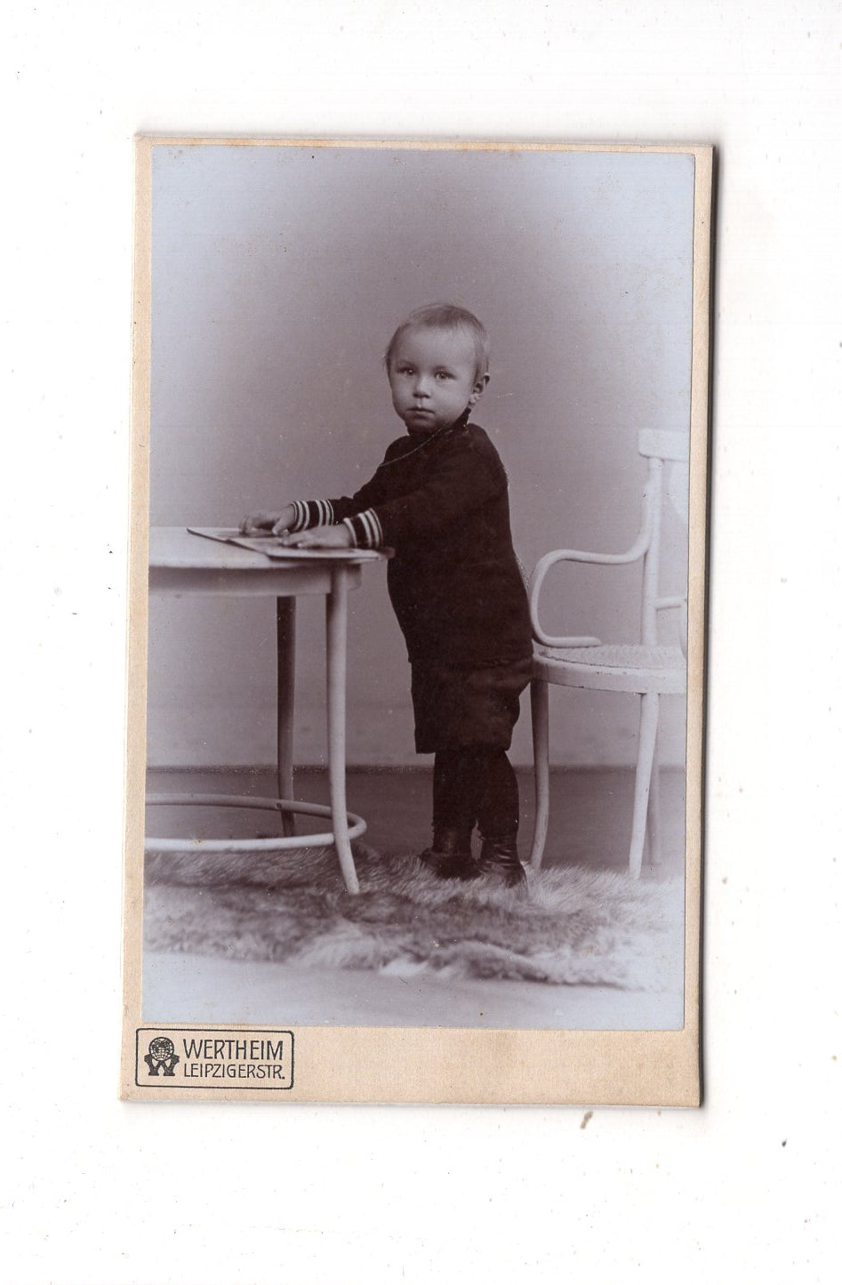 Fotografie Niedlicher kleiner Junge - Berlin um 1900 / CDV M1-17