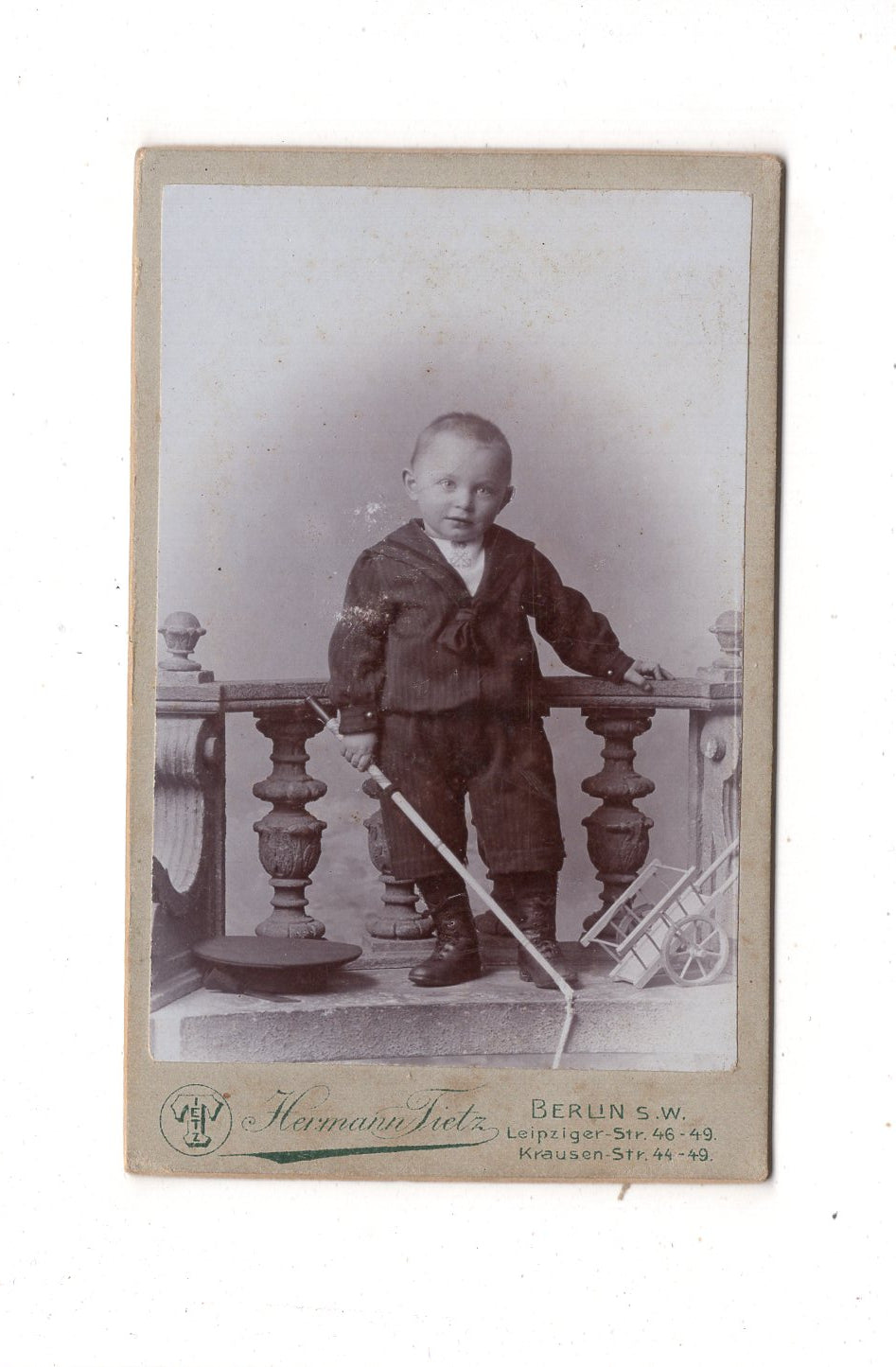 Fotografie Niedlicher kleiner Junge - Berlin um 1900 / CDV M1-17