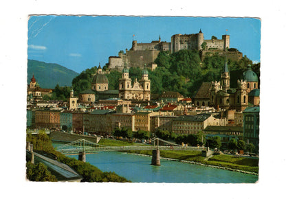 Ansichtskarte Salzburg / Altstadt mit Salzach / Österreich
