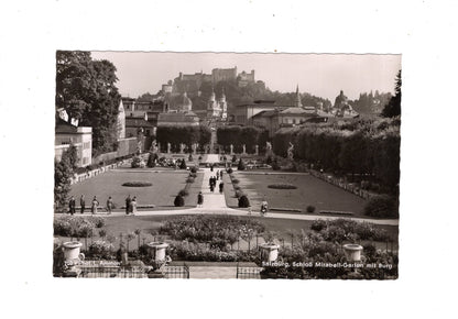 Ansichtskarte Salzburg / Mirabellengarten mit Burg / Österreich
