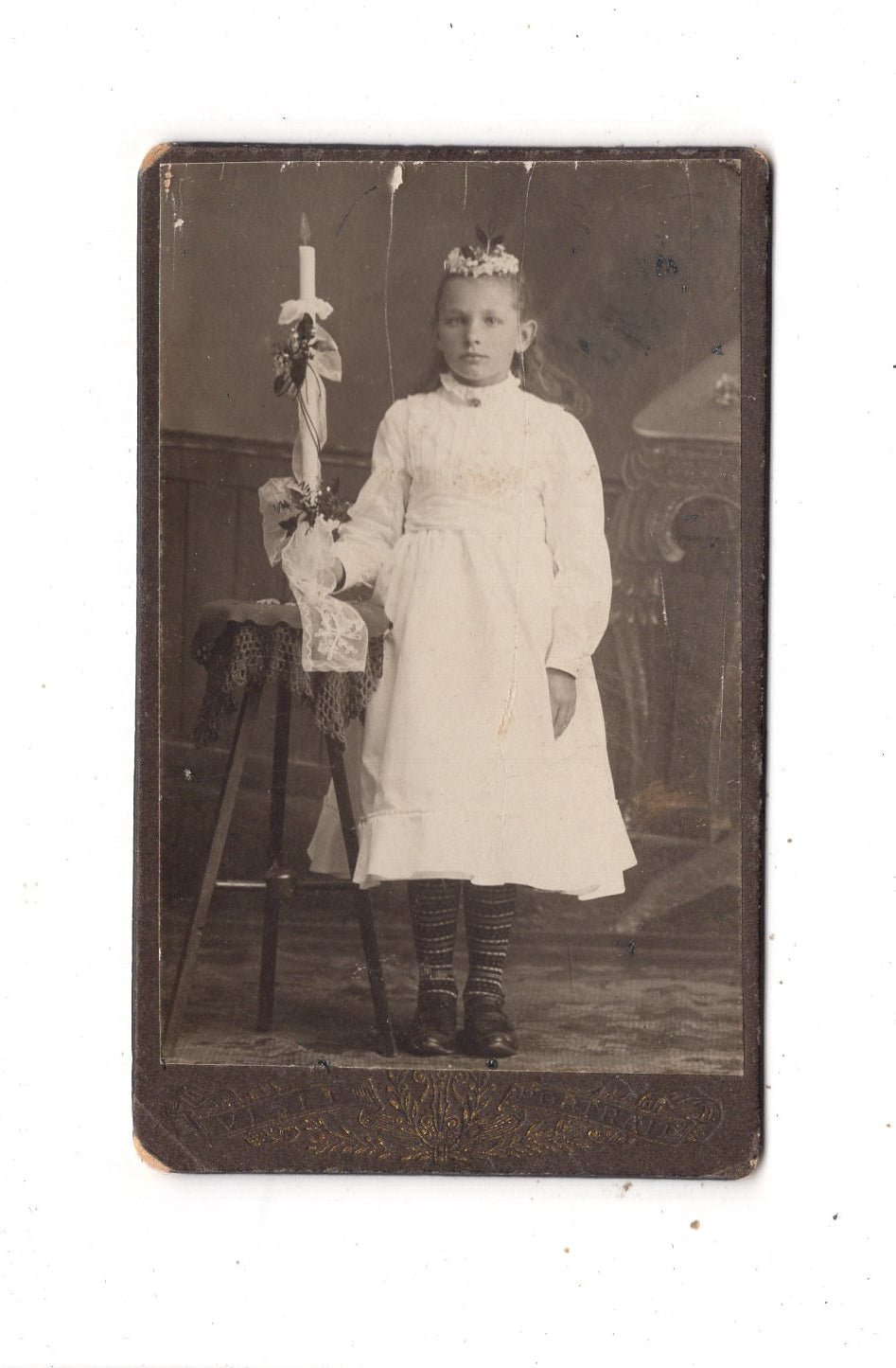 Fotografie Feines junges Mädchen - unbekannter Ort 1900er