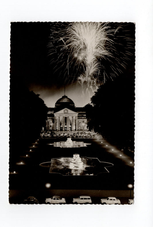 Ansichtskarte Wiesbaden / Feuerwerk am Kurhaus