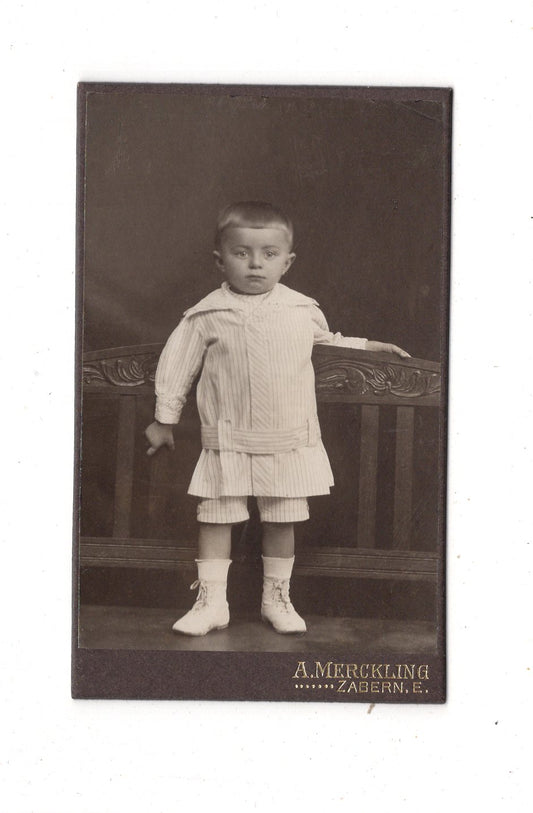 Fotografie Niedlicher kleiner Junge - Zabern im Elsass um 1910 / CDV M1-18
