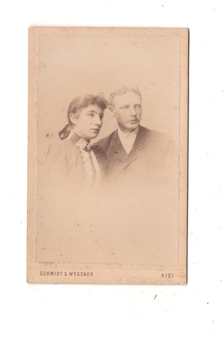 Fotografie Feines Paar - Kiel um 1890 / CDV L1-36