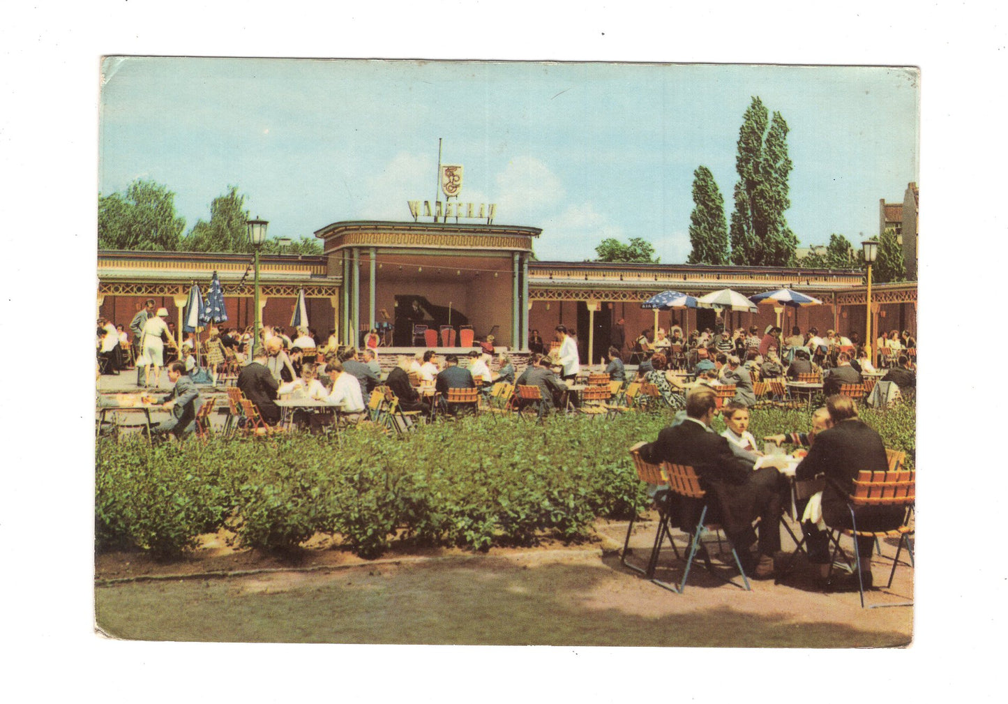 Ansichtskarte Berlin / DDR / Garten des Café Warschau