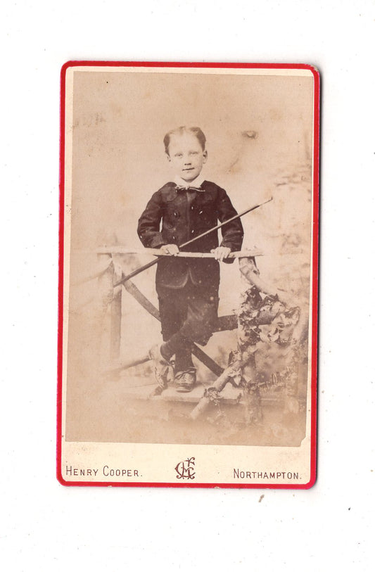 Fotografie Niedlicher kleiner Junge - Northampton um 1880 / CDV M1-18
