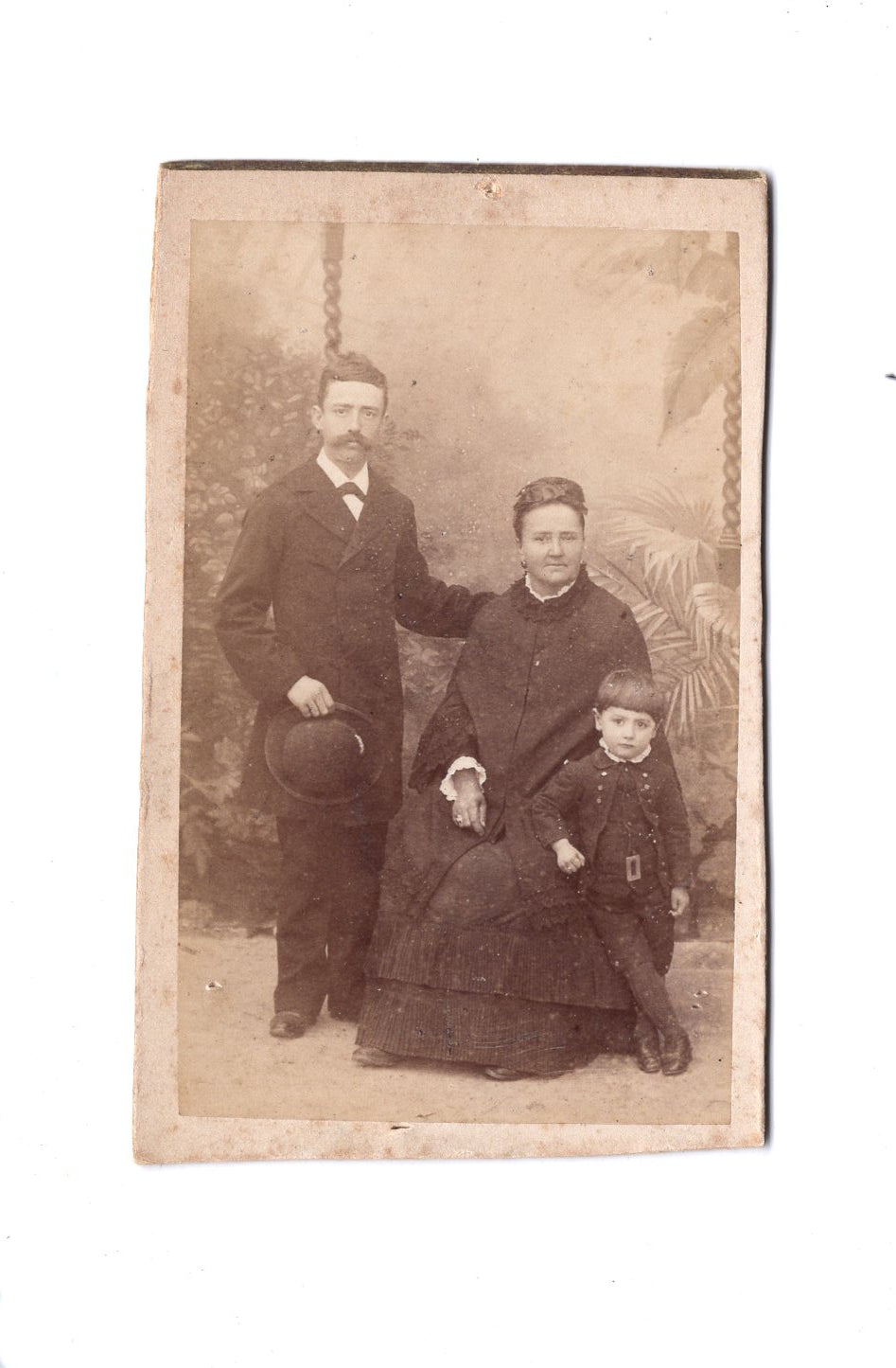 Fotografie Schönes Familienbild - unbekannter Ort 1880er