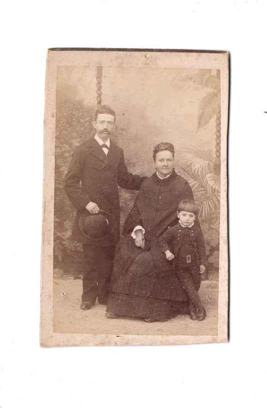 Fotografie Schönes Familienbild - unbekannter Ort 1880er