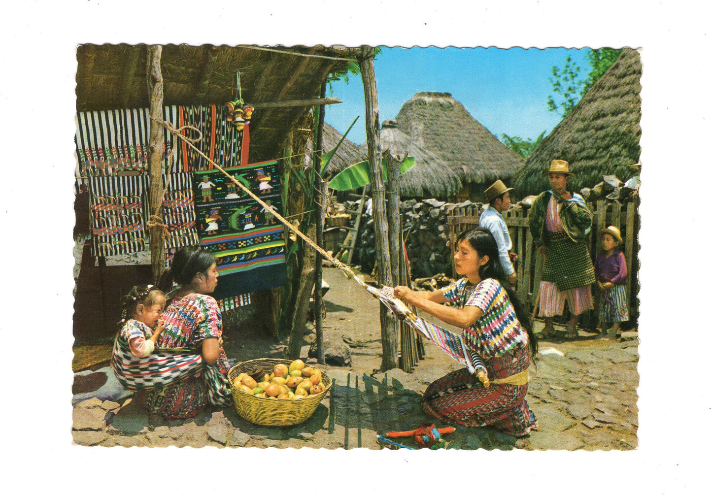 Ansichtskarte Guatemala City / Weaver from Santiago Atitlan / Guatemala