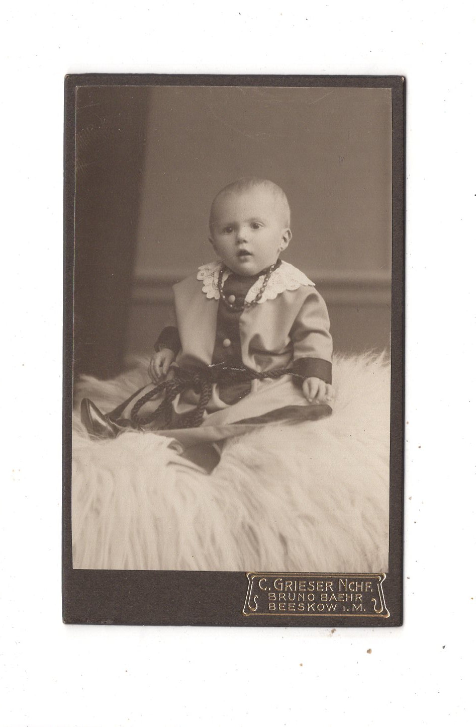 Fotografie Niedlicher kleiner Junge - Beeskow 1900er