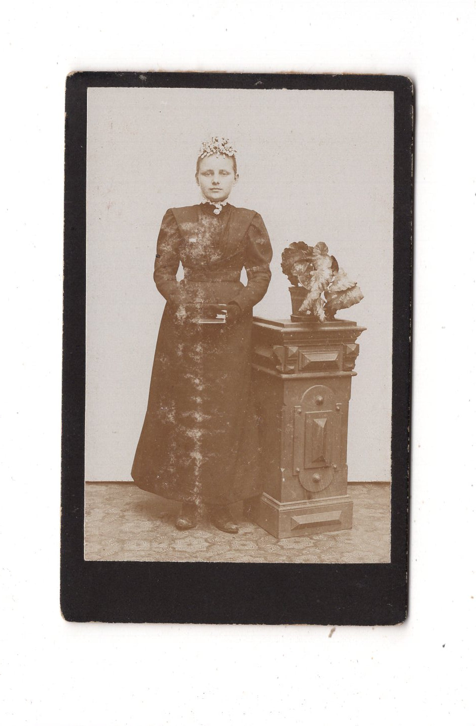 Fotografie Feines junges Mädchen - unbekannter Ort 1880er / CDV N1-01