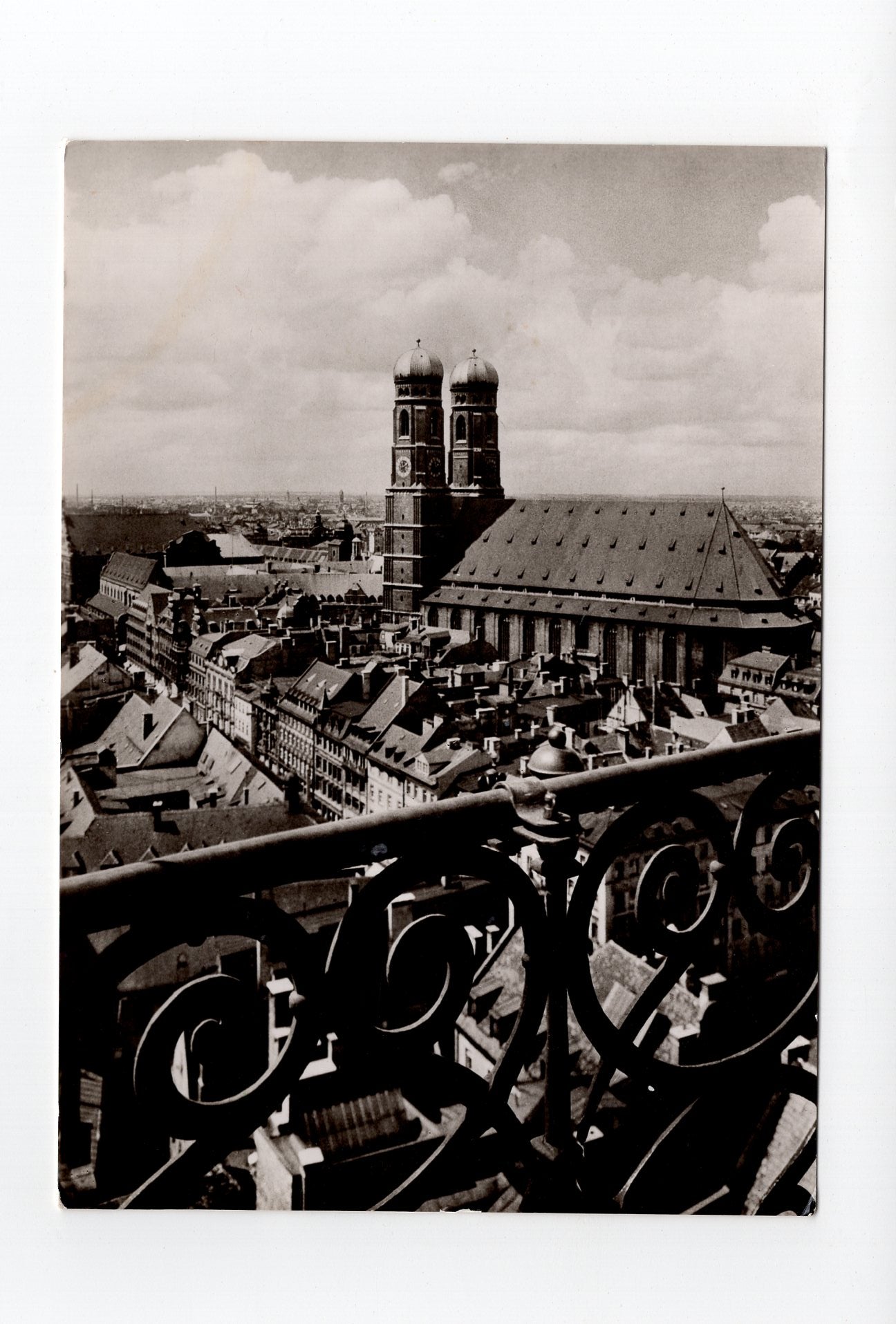 Ansichtskarte München / Blick auf die Frauenkirche