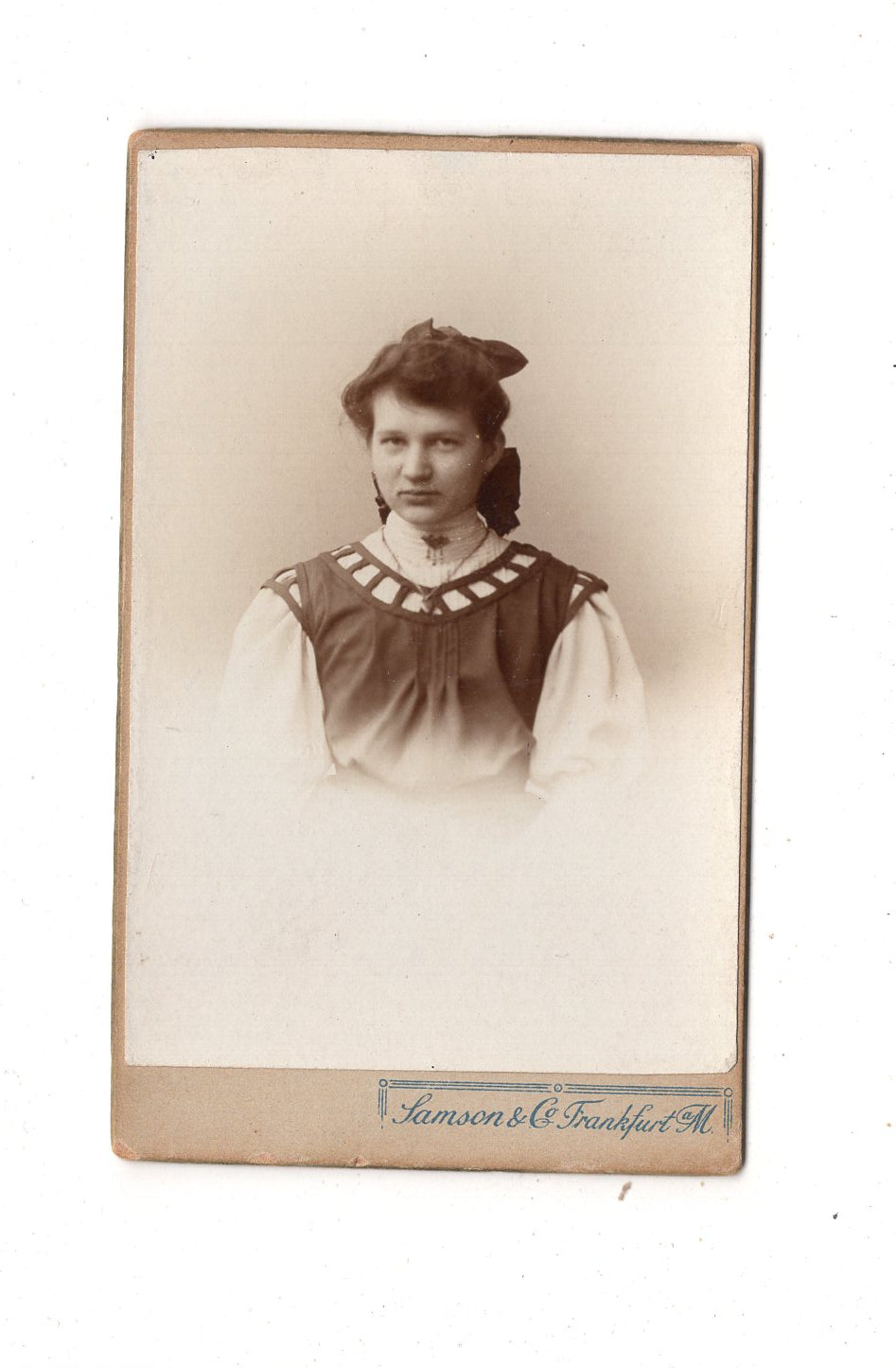 Fotografie Feines junges Mädchen - Frankfurt Main 1890er / CDV N1-01