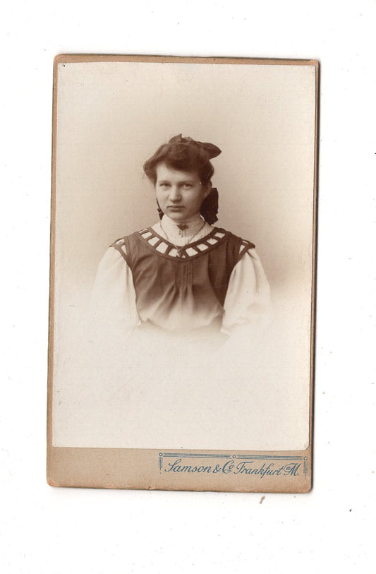 Fotografie Feines junges Mädchen - Frankfurt Main 1890er / CDV N1-01