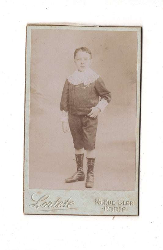 Fotografie Niedlicher kleiner Junge - Paris 1890er / CDV M1-18