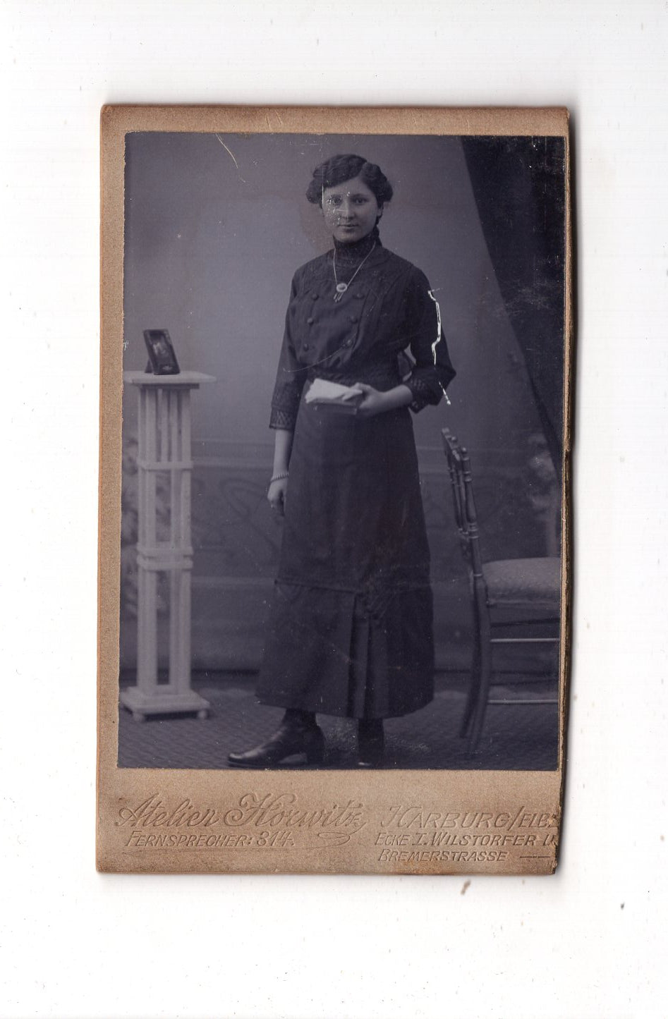 Fotografie Feines junges Mädchen - Hamburg-Harburg um 1900 / CDV N1-01