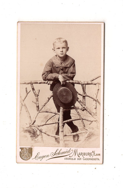 Fotografie Niedlicher kleiner Junge - Marburg an der Lahn 1890er
