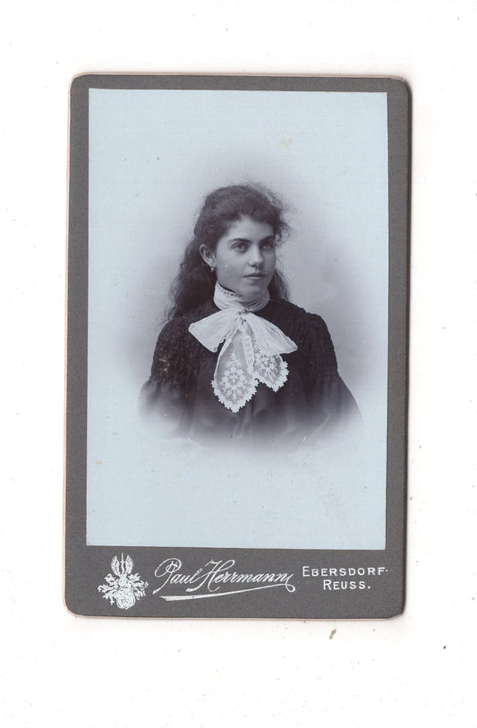 Fotografie Feines junges Mädchen mit Widmung - Ebersdorf-Reuss 1904 / CDV N1-01