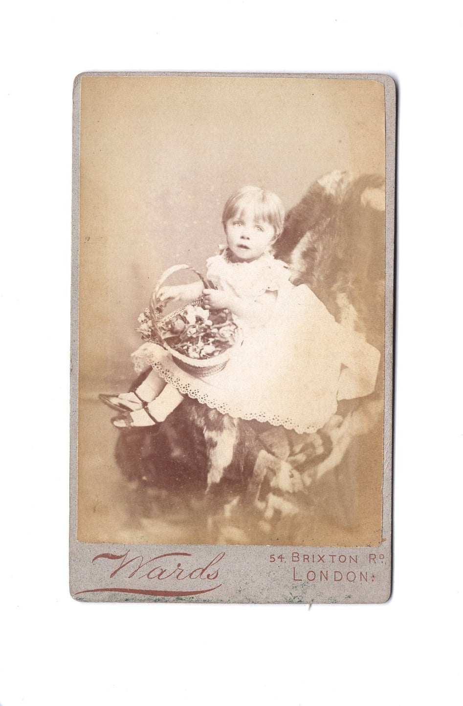 Fotografie Niedliches kleines Mädchen - London 1880er