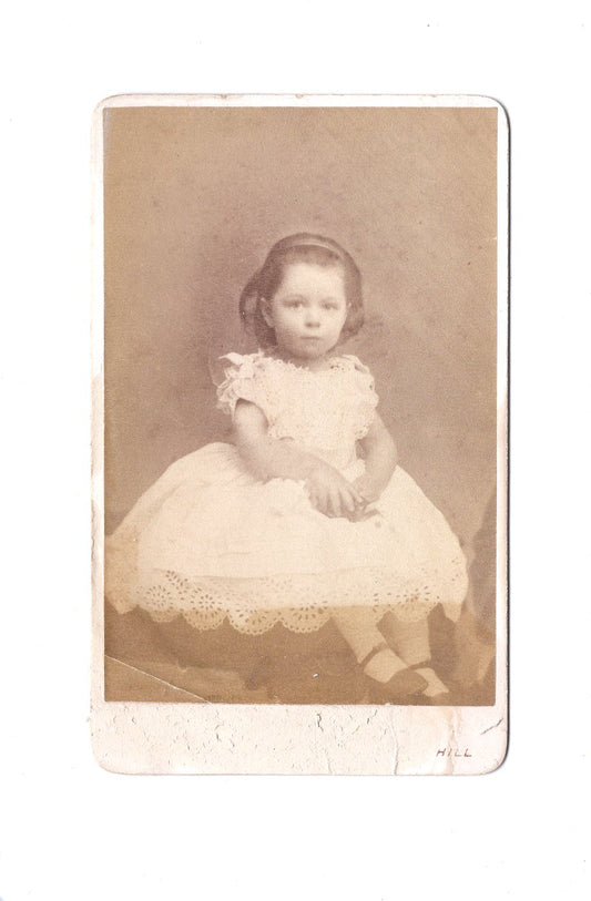 Fotografie Niedliches kleines Mädchen - London 1880er