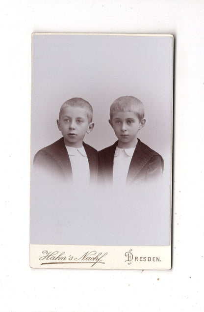 Fotografie Niedliche kleine Jungen - Dresden um 1900