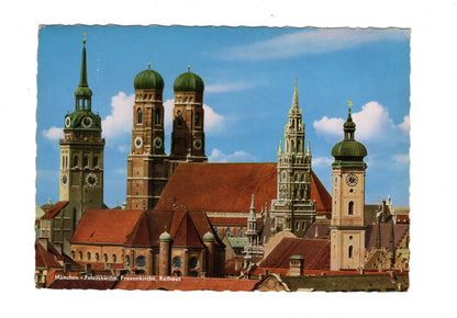 Ansichtskarte München / Blick auf die Frauenkirche +++ / G1-52